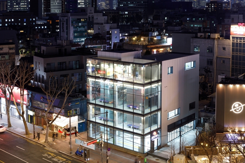 시민과 연극인을 잇는 교류 플랫폼, 대학로 서울연극센터 3년 만에 ‘문 활짝’ 열고 개관행사 개최